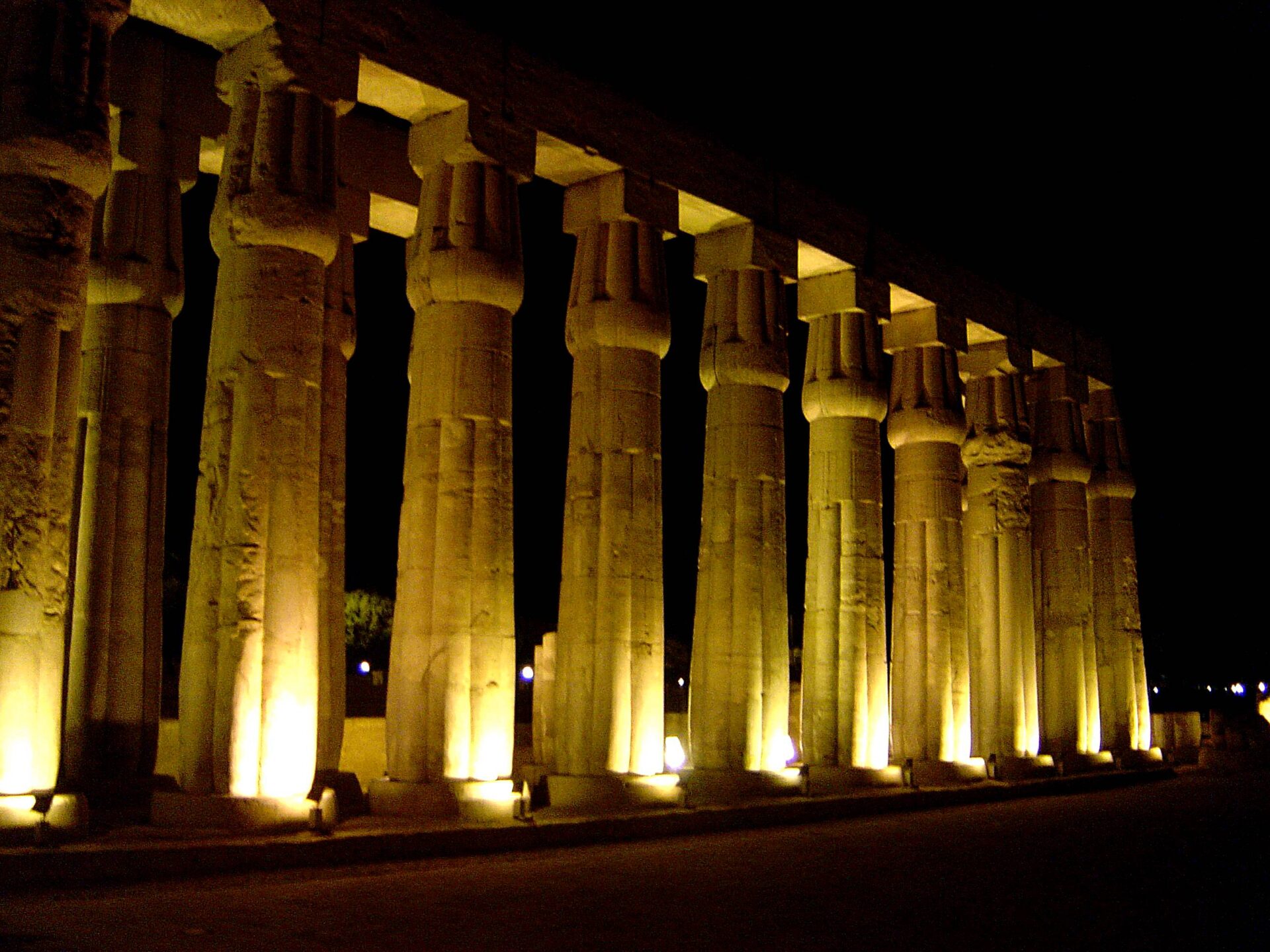 Overnight Tour from Hurghada to Luxor with Nile Queen Tours
